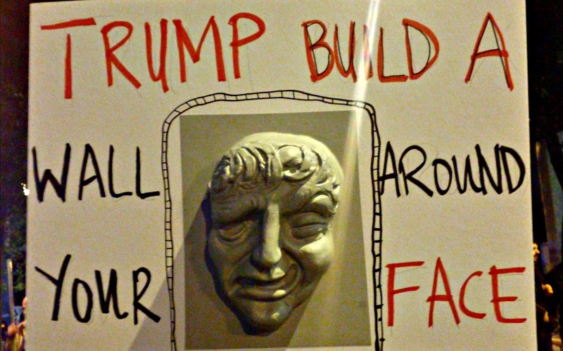 trump wall poreia